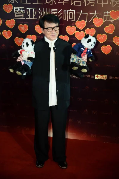 Χονγκ Κονγκ Kungfu Σταρ Jackie Chan Θέτει Στο Κόκκινο Χαλί — Φωτογραφία Αρχείου