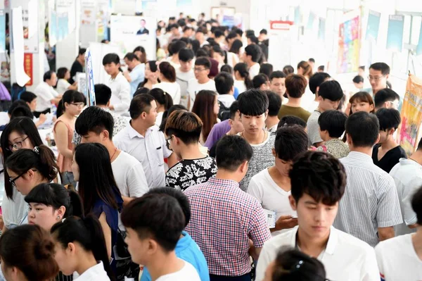 Los Graduados Chinos Reúnen Una Feria Empleo Ciudad Bozhou Provincia — Foto de Stock