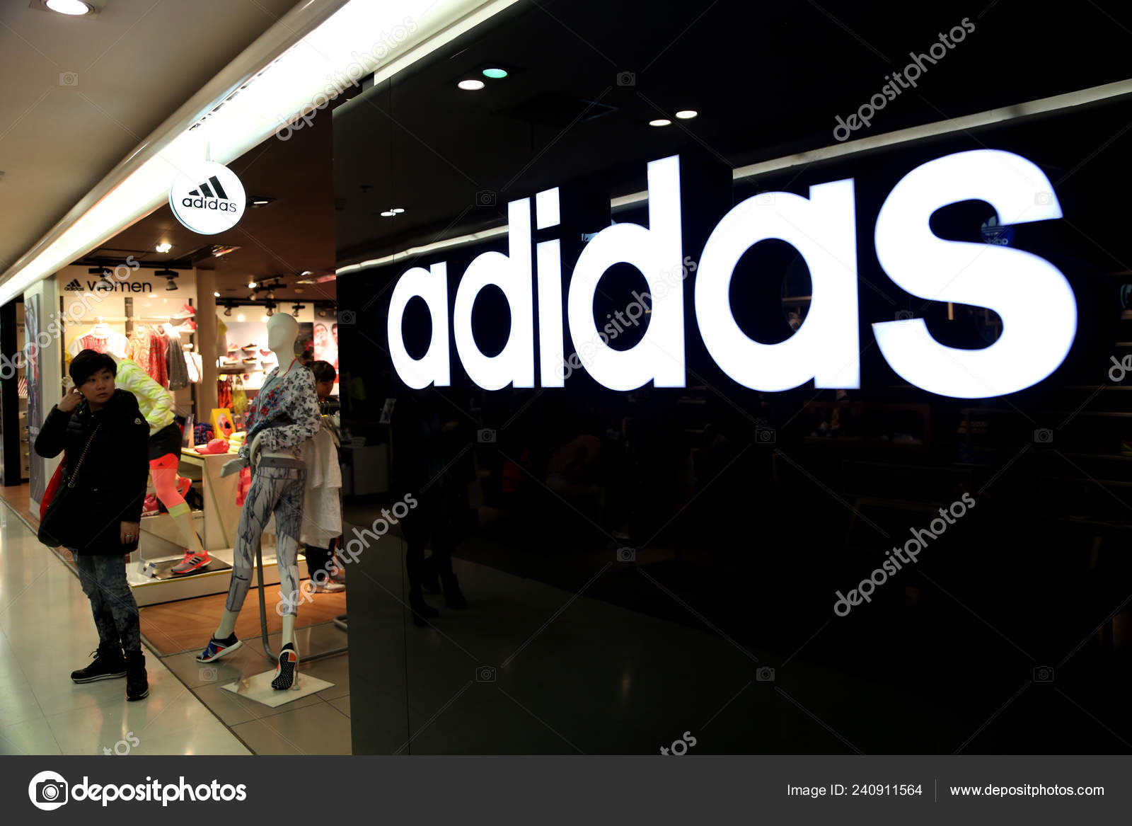 adidas en el centro