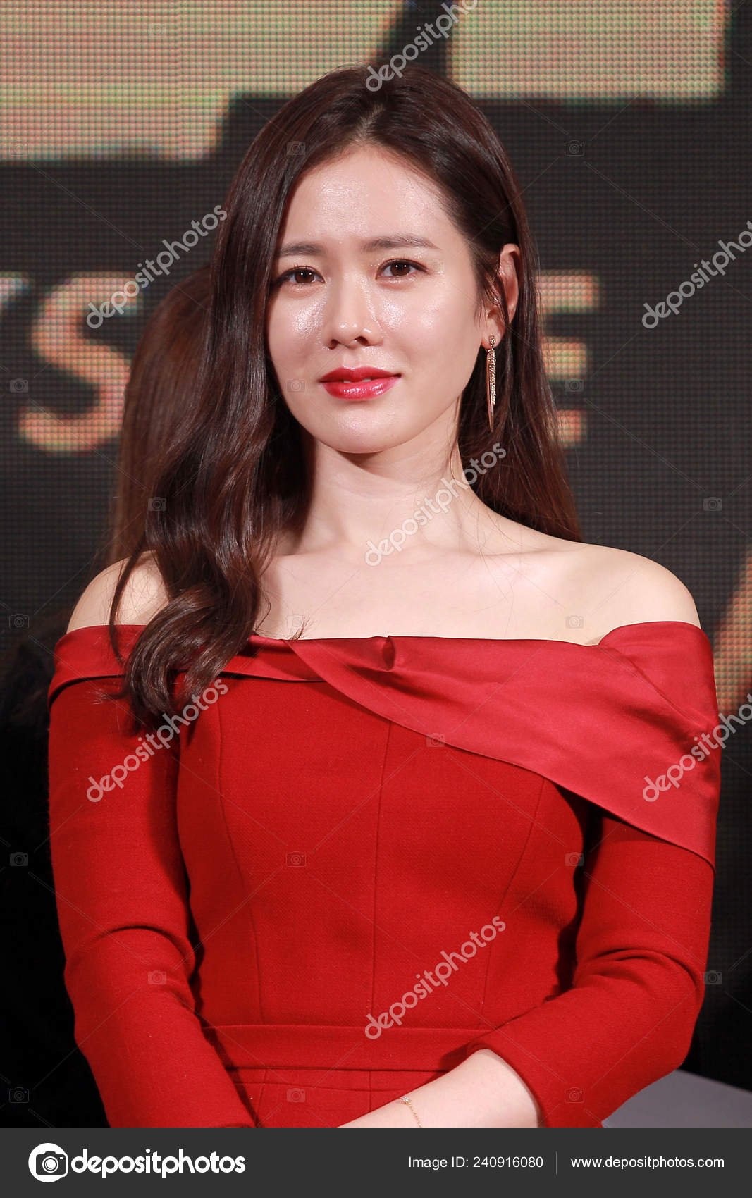 Южнокорейская Актриса Сон Чжин Приняла Участие Пресс Конференции.