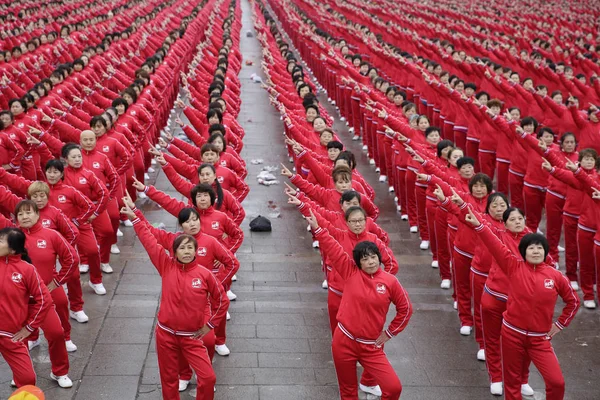 Lokala Kinesiska Invånare Del Största Line Dance Ett Torg Xianghe — Stockfoto