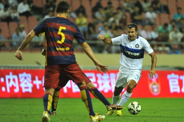 Luis Figo Inter Forever Right Dribbelt Gegen Fpbarcelona Spieler Einem — Stockfoto