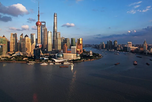 Uitzicht Huangpu Rivier Lujiazui Financial District Met Oriental Pearl Tower — Stockfoto