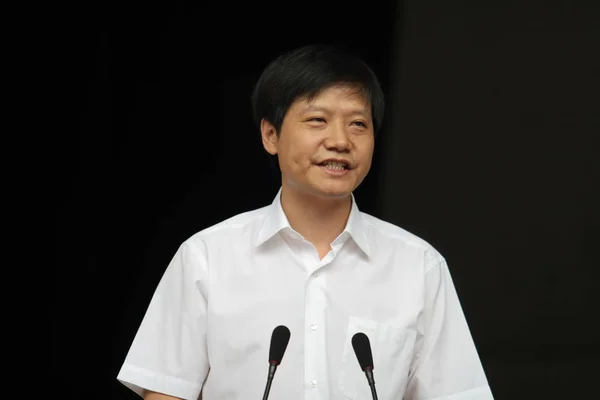 Lei Jun Styrelseordförande Och För Xiaomi Teknik Levererar Ett Tal — Stockfoto