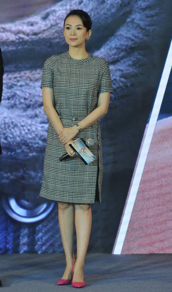 Kinesiska Skådespelerskan Zhang Ziyi Poserar Vid Presskonferens För Sin Nya — Stockfoto