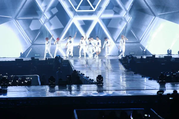 Membros Grupo Masculino Chinês Sul Coreano Exo Apresentam Durante Seu — Fotografia de Stock