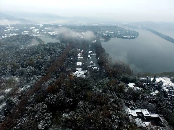 Luftaufnahme Des Yang Gong Damms Auf Dem Westlichen See Schnee — Stockfoto