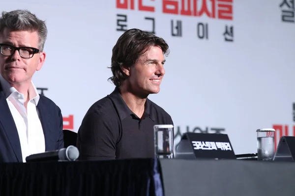Amerykanin Aktor Tom Cruise Prawo Uśmiecha Się Podczas Konferencji Prasowej — Zdjęcie stockowe