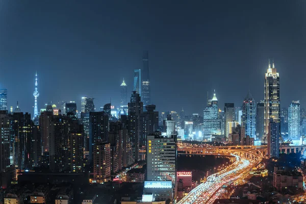 Noční Pohled Budovy Puxi Pozadím Orientální Perlové Věže Šanghajské Světové — Stock fotografie