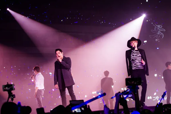 Miembros Del Grupo Pop Surcoreano Super Junior Actúan Durante Concierto —  Fotos de Stock