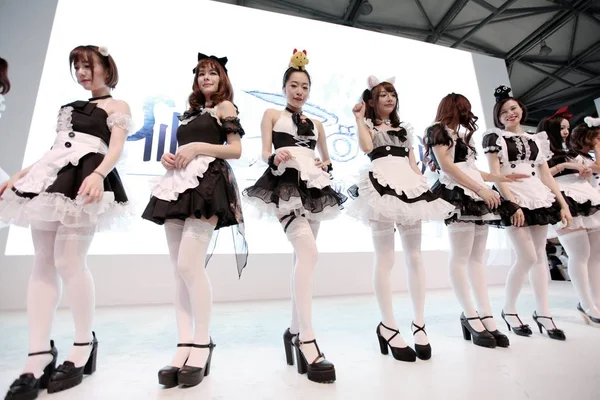 Showgirls Vestidas Com Trajes Empregada Posar Durante 13Th China Digital — Fotografia de Stock