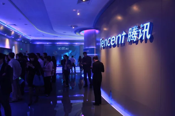 Emberek Látogatása Központjában Tencent Shenzhen City Dél Kínai Guangdong Tartomány — Stock Fotó