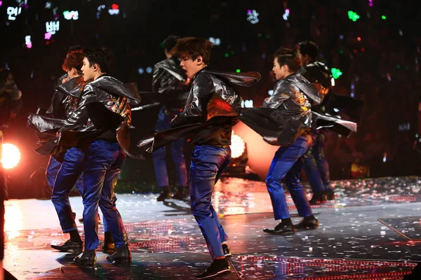 Members South Korean Chinese Boy Group Exo Perform Exo Planet — Stock Photo, Image