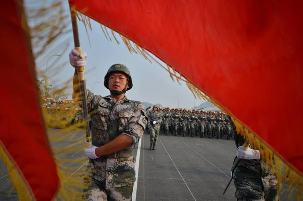 Soldados Chineses Pta Exército Popular Libertação Praticam Passos Ganso Durante — Fotografia de Stock