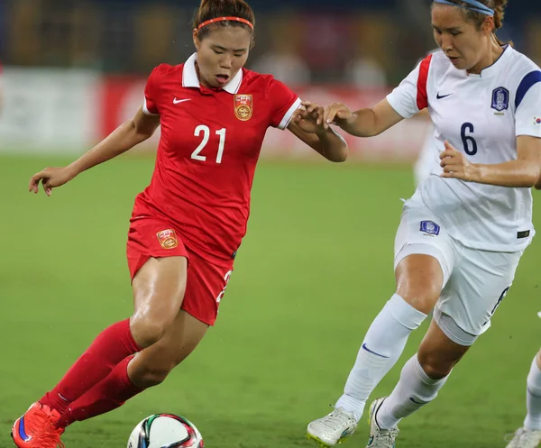 Wang Lisi Chinese National Women Football Team Left Challenges Hwang — Stock Photo, Image