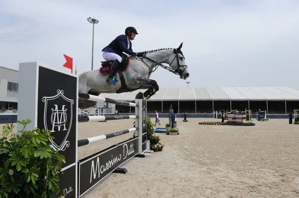 Cavalier Équestre Participe Clock Avec Jump Lors Grand Prix Shanghai — Photo