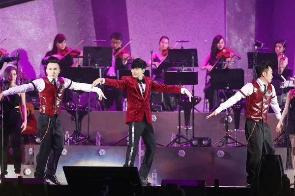 Singapurský Zpěvák Lin Druhé Provádí Koncertě Taipei Jeho Časové Osy — Stock fotografie