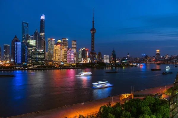 Vista Nocturna Del Río Huangpu Distrito Financiero Lujiazui Con Oriental —  Fotos de Stock