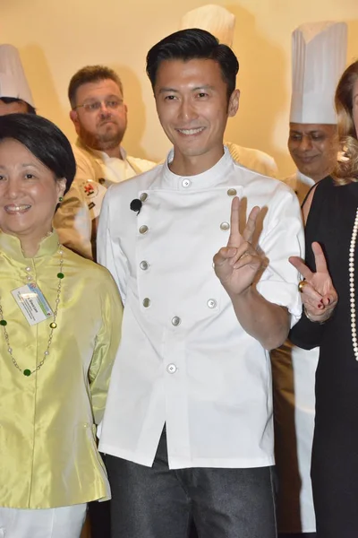 Acteur Hongkongais Nicholas Tse Centre Pose Lors Événement Caritatif Grands — Photo