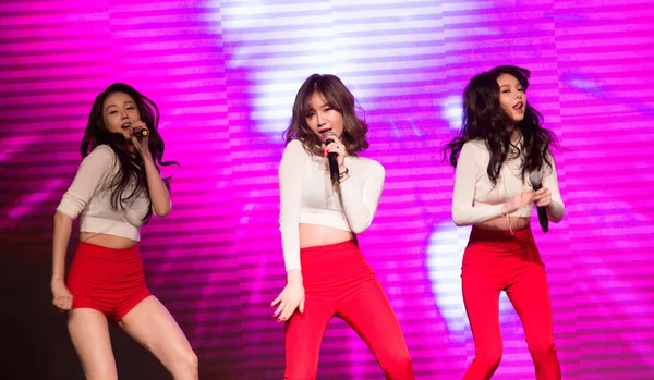 Miembros Del Grupo Chicas Surcoreanas Fiestar Cantan Bailan Durante Concierto —  Fotos de Stock