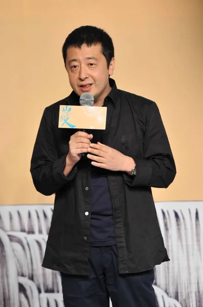 Çinli Yönetmen Jia Zhangke Konuşuyor Basın Conferece Filmi Dağlar Olabilir — Stok fotoğraf