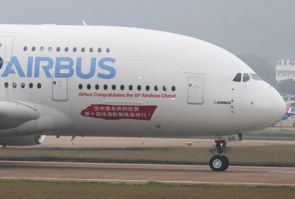Airbus A380 Jumbo Jet Taxis Après Atterrissage Aéroport Zhuhai Jinwan — Photo