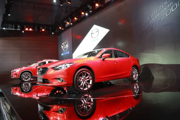 Mazda Atenza Cars Werden Während Der Shanghai International Automobile Industry — Stockfoto