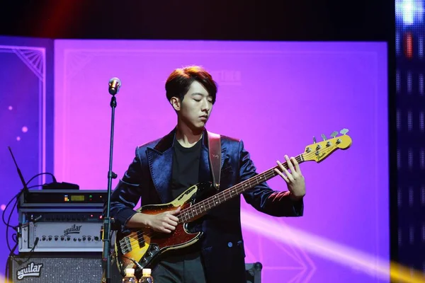 Lee Jung Shin South Korean Boy Group Cnblue Performs Showcase — Stok Foto