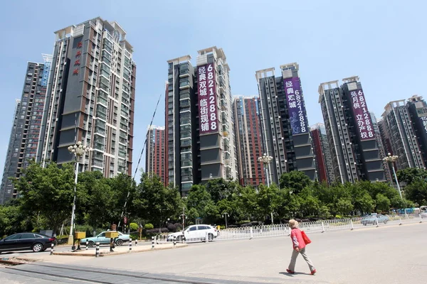 Pěší Procházky Rezidenční Bytové Domy Kunming City Jihozápadní Čínské Provincie — Stock fotografie