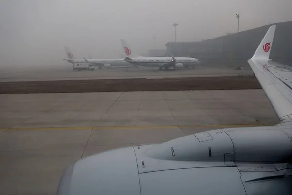 Пассажирский Самолет Такси Air China После Посадки Пекинском Столичном Международном — стоковое фото