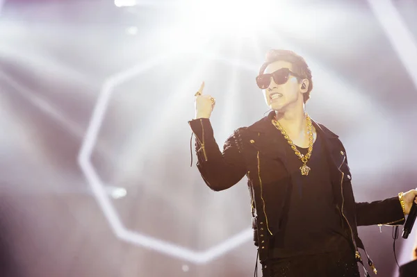 Cântărețul Actorul Sud Coreean Rain Cântă Cadrul Ceremoniei Premiere Pentru — Fotografie, imagine de stoc