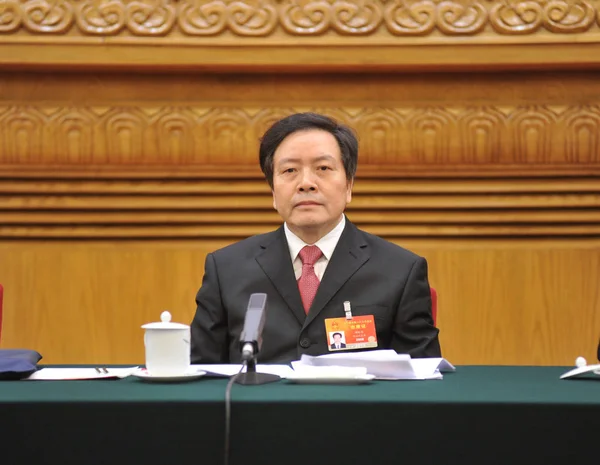 时任河北省委书记的周本顺出席2014年3月9日在中国北京举行的第十二届全国人大第三次会议期间的小组讨论 — 图库照片