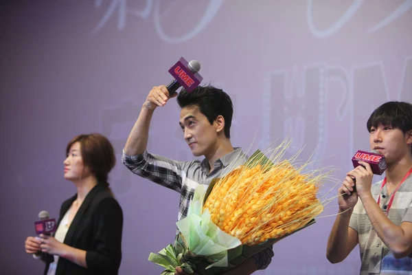 Jihokorejský Herec Song Seung Heon Střed Reaguje Setkání Ventilátor Podporu — Stock fotografie
