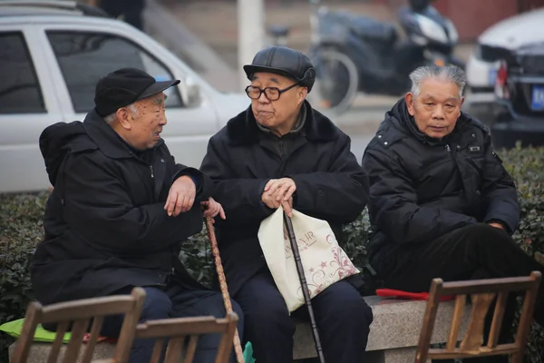 File Elderly Chinese People Take Rest Park Xuchang City Central — стоковое фото