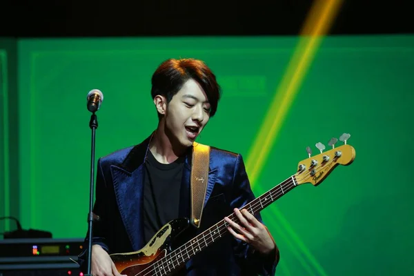 Lee Jung Shin South Korean Boy Group Cnblue Performs Showcase — Stock Photo, Image