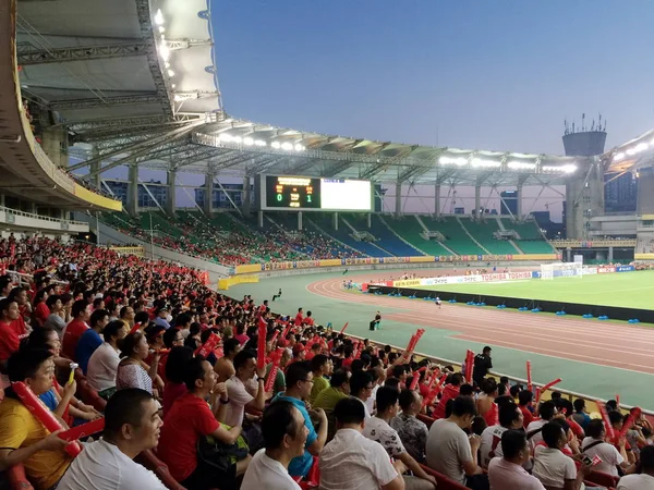 Football Fans Watch Soccer Match Men East Asian Cup 2015 — Stock Photo, Image