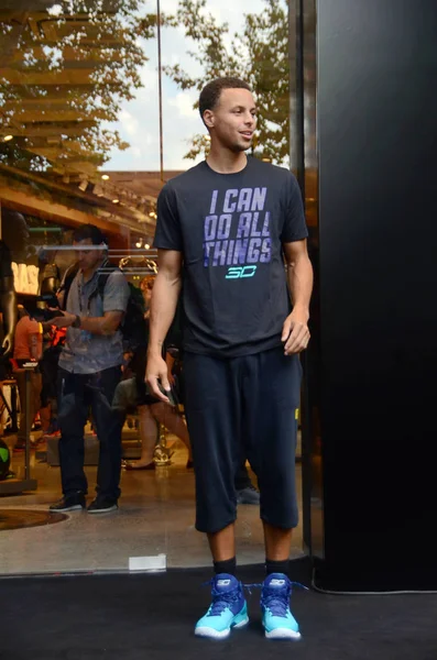 Nba Csillag Stephen Curry Részt Vesz Nyitó Ünnepségen Zászlóshajó Store — Stock Fotó