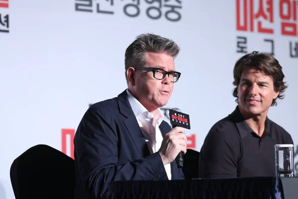 American Actor Tom Cruise Right Smiles Press Conference His Movie — Stock Photo, Image