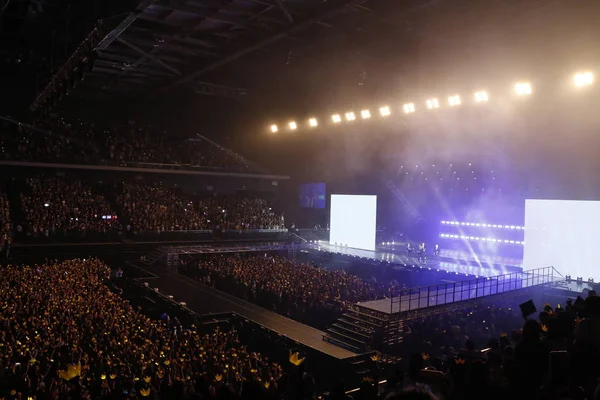 韓国の少年グループ ビッグバンやビッグバンのメンバーは マカオでのコンサートの 2015 — ストック写真
