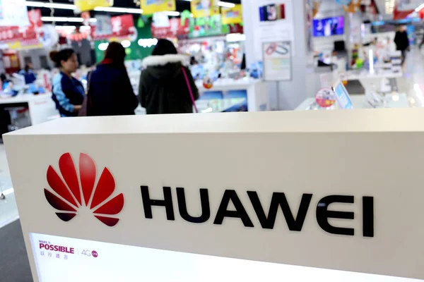 Contador Huawei Mercado Productos Electrónicos Shanghai China Febrero 2015 — Foto de Stock