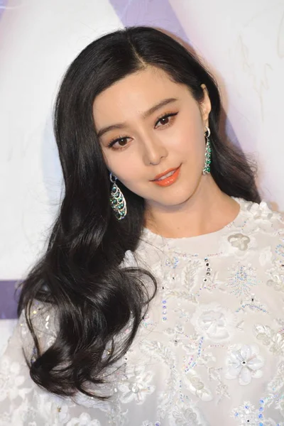 Atriz Chinesa Fan Bingbing Posa Como Ela Chega Para Zhang — Fotografia de Stock