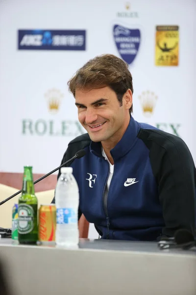 Roger Federer Aus Der Schweiz Lächelt Der Pressekonferenz Zum Shanghai — Stockfoto