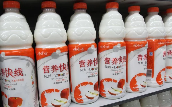 Botellas Zumo Leche Nutri Express Wahaha Están Venta Supermercado Ciudad — Foto de Stock