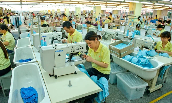 Chinese Arbeiders Naaien Een Ondergoed Fabriek Dongguan City Zuid Chinese — Stockfoto