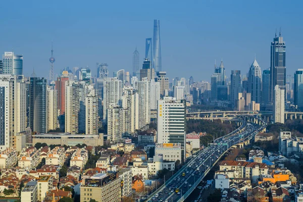 Udsigt Bygninger Langs Yan Elevated Highway Puxi Shanghai Kina Maj - Stock-foto