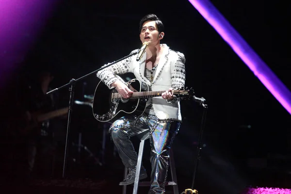 2015 オーパス ジェイ 2015 世界旅行の途中 中国北東部の遼寧省瀋陽市瀋陽コンサートで実行する台湾の歌手の周杰倫 — ストック写真