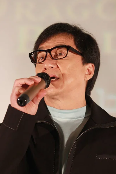 Hong Kong Kungfu Superstar Jackie Chan Mówi Podczas Konferencji Prasowej — Zdjęcie stockowe