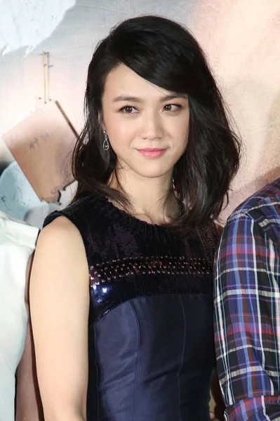 中国女優タン ウェイ 三都物語 2015 日の彼女の映画のプレミアのレッド カーペットでポーズします — ストック写真