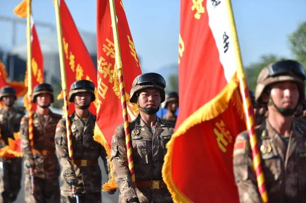 Des Soldats File Chinois Apl Armée Populaire Libération Font Des — Photo
