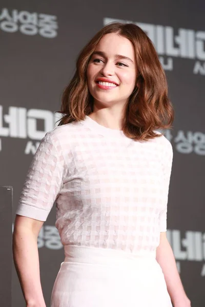 Aktris Inggris Emilia Clarke Tersenyum Selama Konferensi Pers Untuk Film — Stok Foto